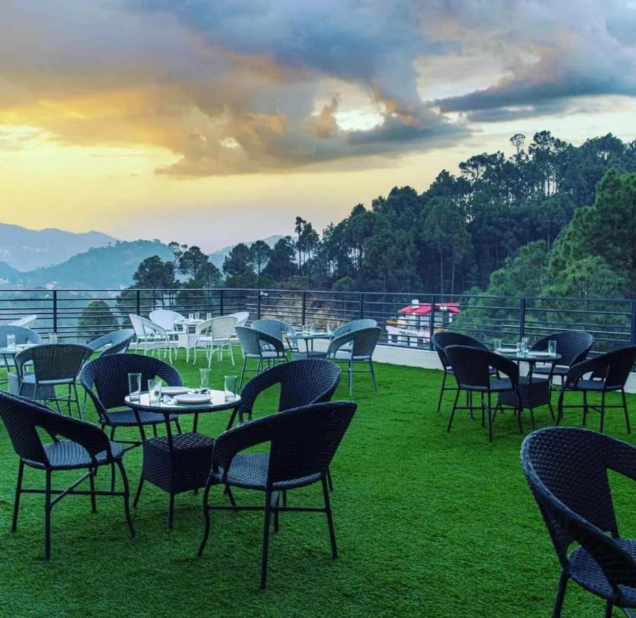 Hills Accomodation Kasauli Exterior foto